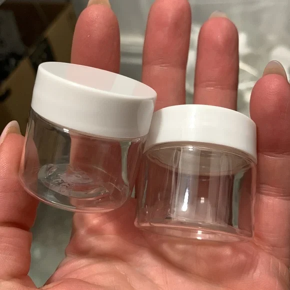 200+ plastic containers - Picture 3 of 3